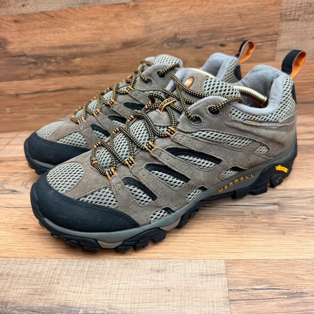Merrell size 11 Moab Ventilator Low Hiking Shoes Mens  Walnut Suede Trail Vibram